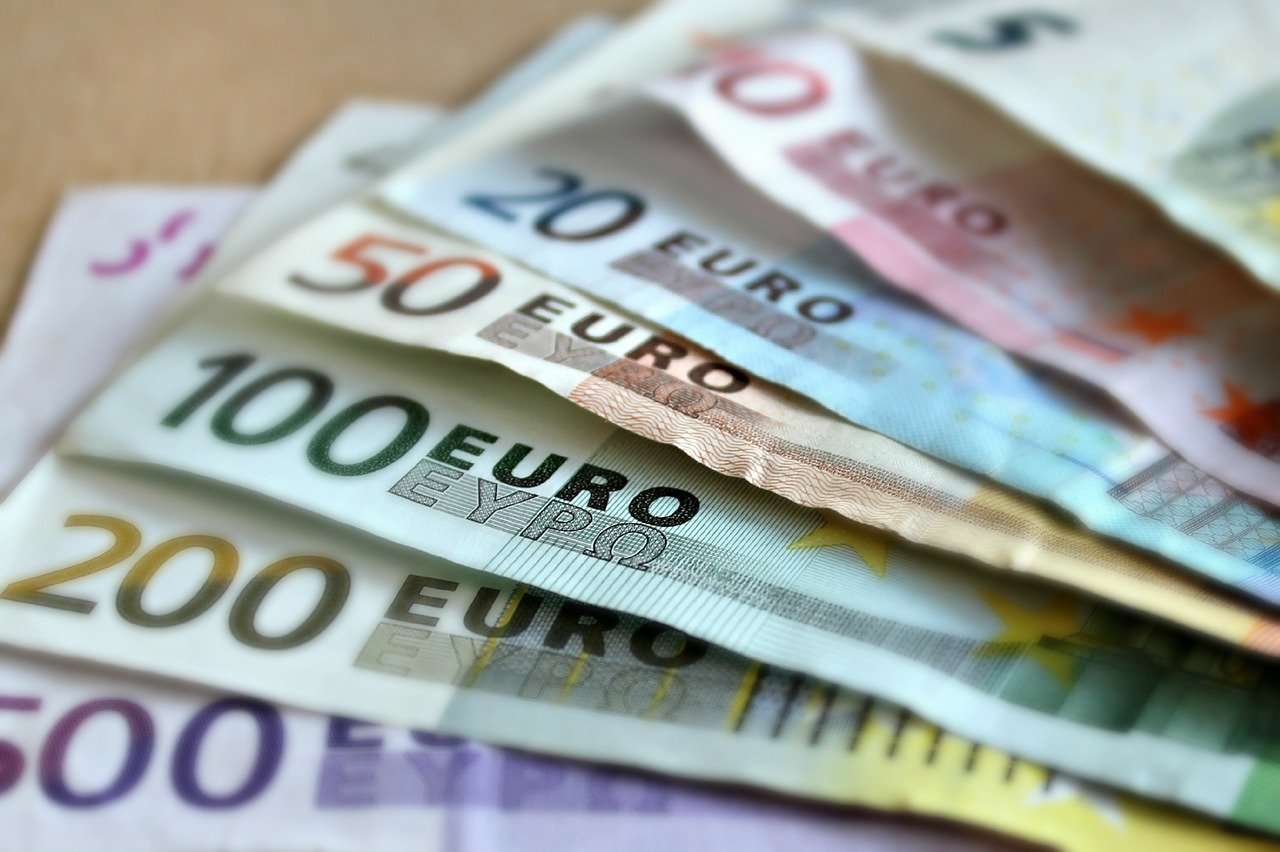 The Death of Cash? COVID-19 and the Future of Cash